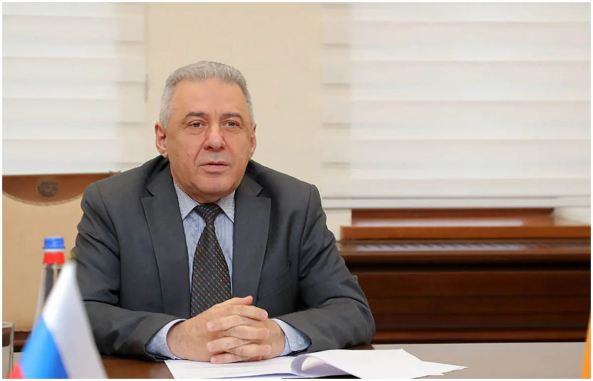 Ermənistanın müdafiə naziri Moskvada səfərdədir