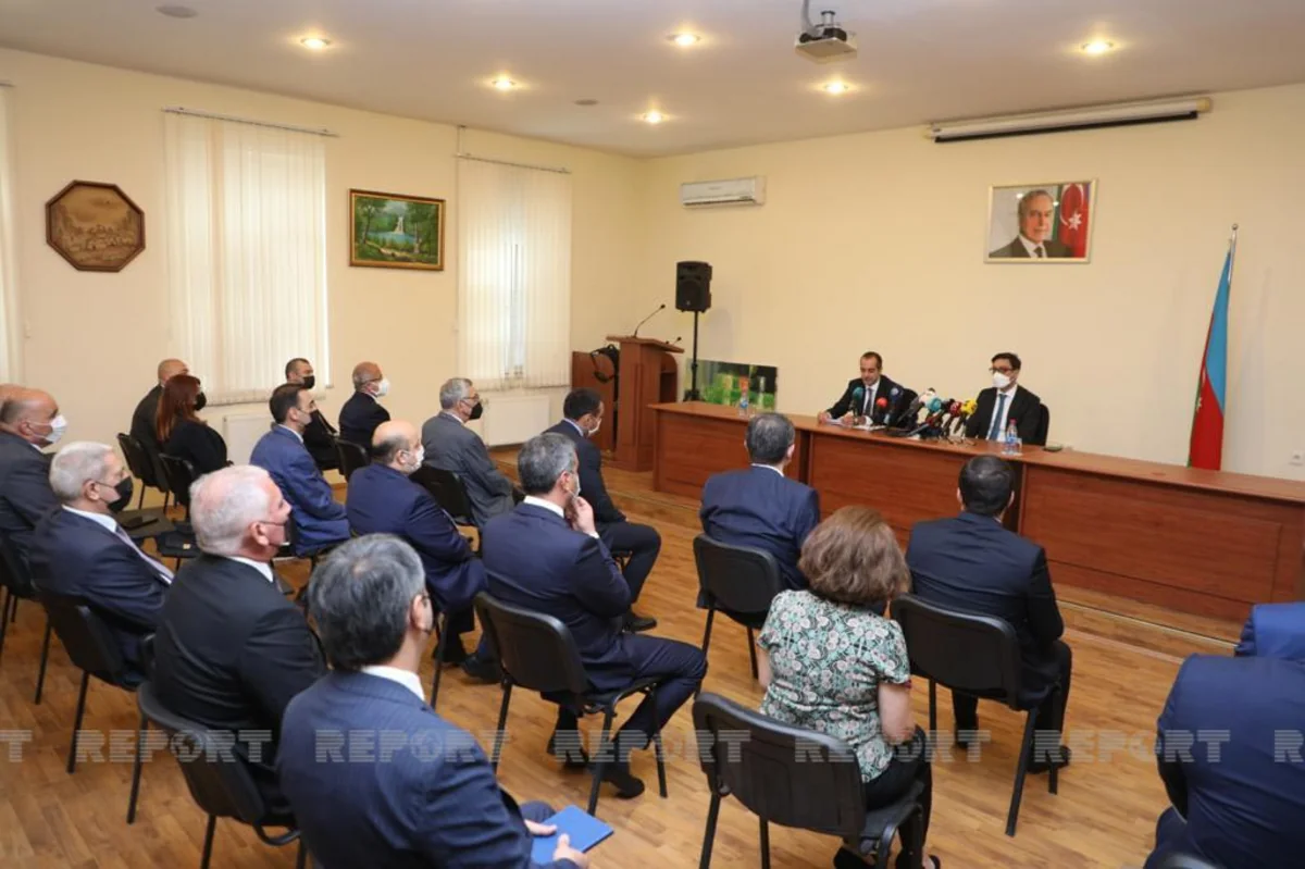 Azərbaycanın yeni gənclər və idman naziri kollektivə təqdim olunub