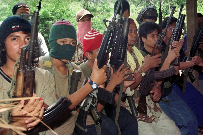 Martial law in southern Philippines extended