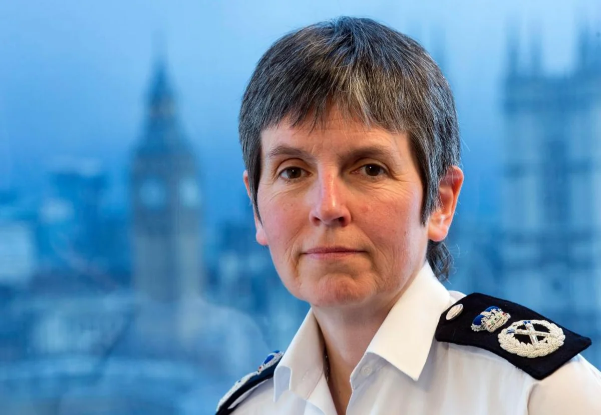 London polis rəisi Baş nazirin ofisindəki qalmaqala görə istefa verib