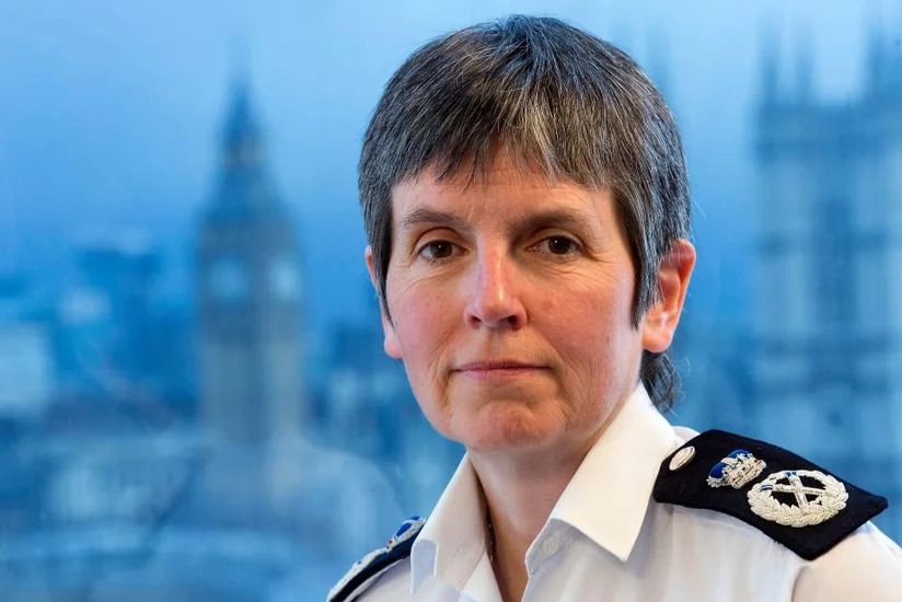 London polis rəisi Baş nazirin ofisindəki qalmaqala görə istefa verib