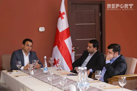 Gürcüstan hakim partiyasının Marneuli rayonunun meri vəzifəsinə namizədi azərbaycanlı gənclərlə görüşüb
