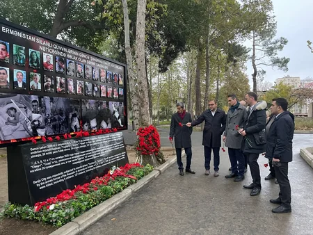 Almaniyadan gələn həkimlər Gəncədə ermənilərin bombaladığı əraziyə baş çəkib