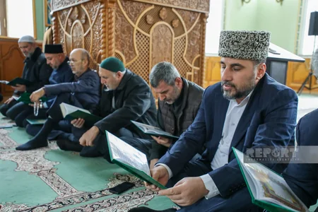 Prayers read in Azerbaijani mosques for plane crash victims