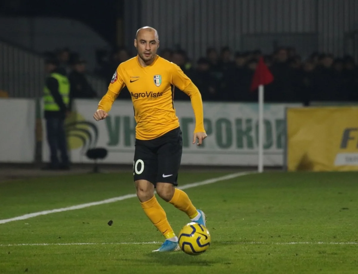 Ukrayna klubu millimizin futbolçusu ilə müqaviləni yenilədi