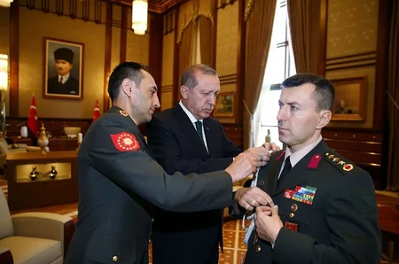 ​Ərdoğanın hərbi müşaviri Ali Yazıçı saxlanılıb - FOTO