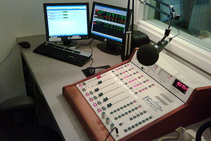 Dilçilik İnstitutu teleradio aparıcıları və diktorları üçün təlimlər keçirəcək