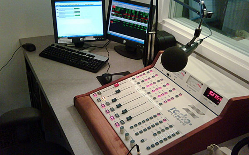 Dilçilik İnstitutu teleradio aparıcıları və diktorları üçün təlimlər keçirəcək