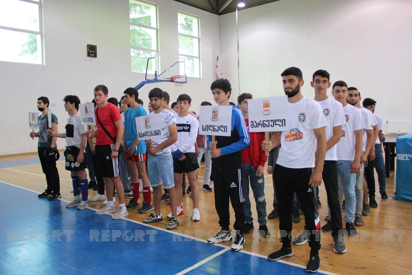 Marneulidə Azərbaycan və Gürcüstanın dövlət bayramlarına həsr olunan yarış keçirilir