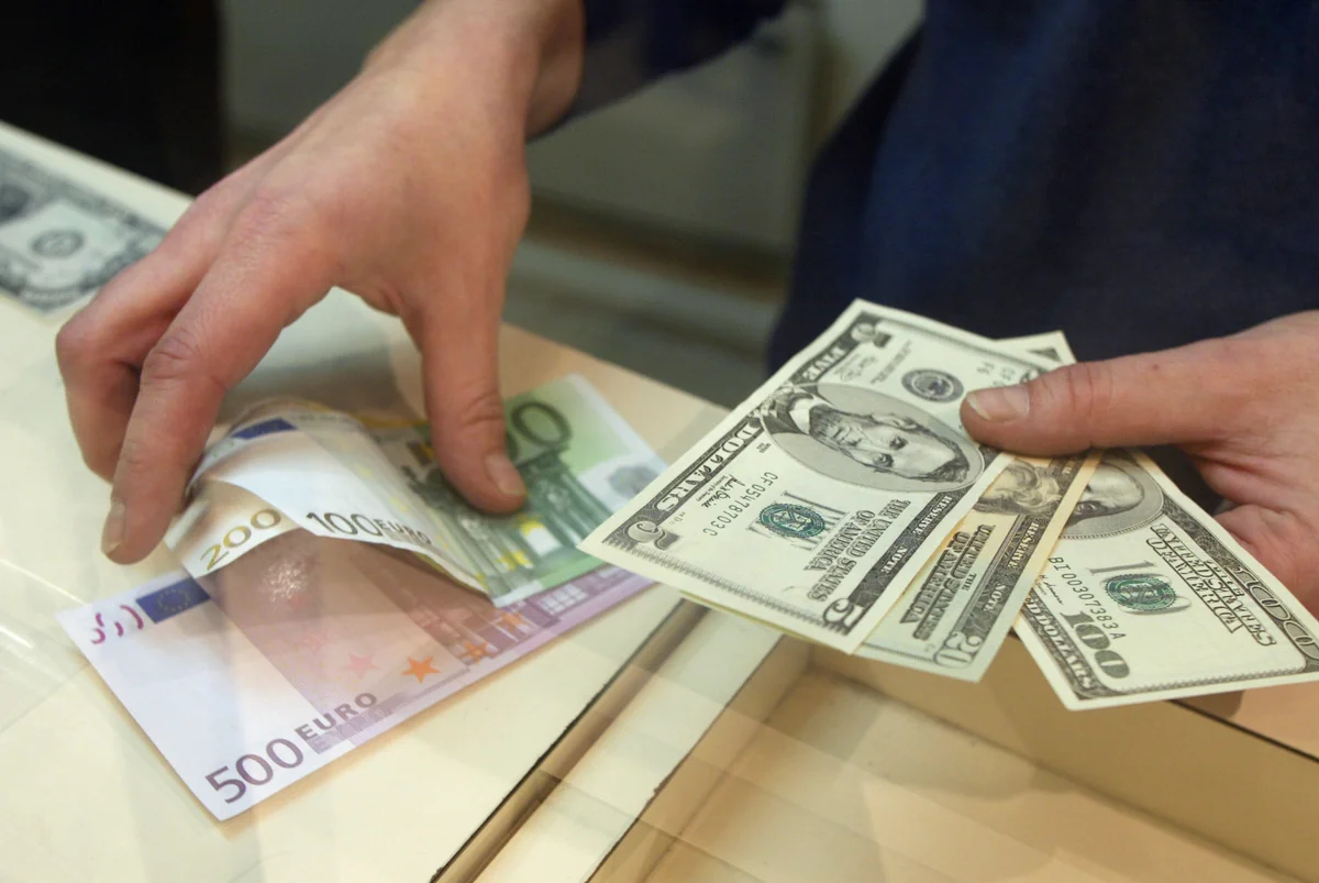 Money transfers from Russia to Azerbaijan soar by 21%
