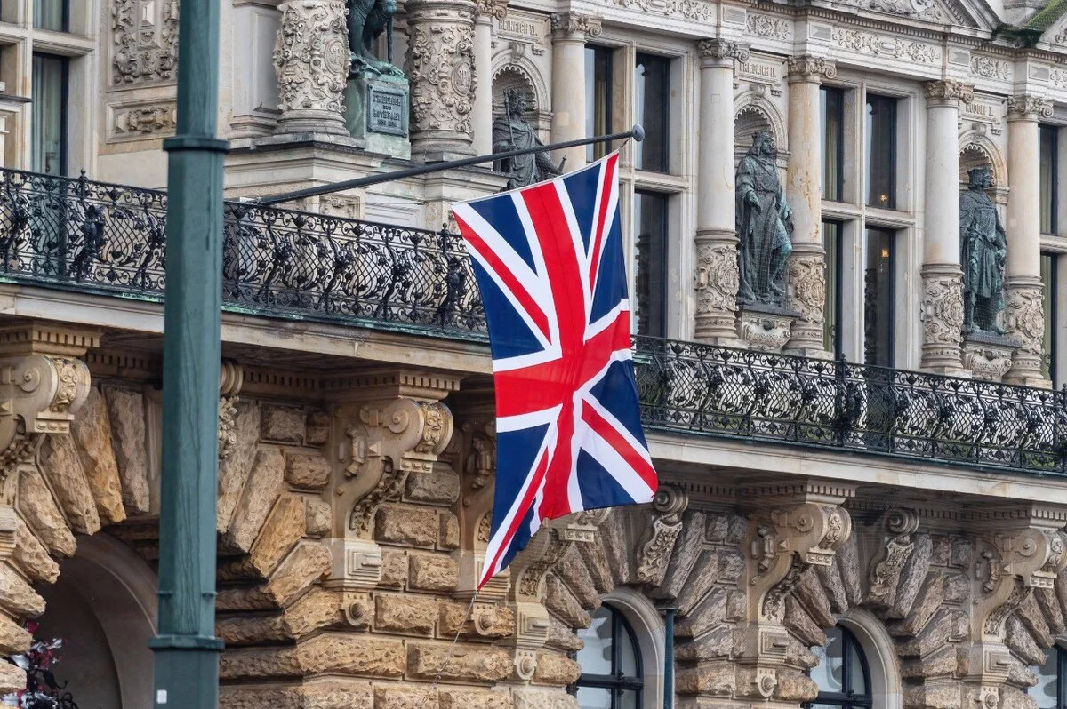 Britaniya İrana qarşı sanksiyalar siyahısını genişləndirib