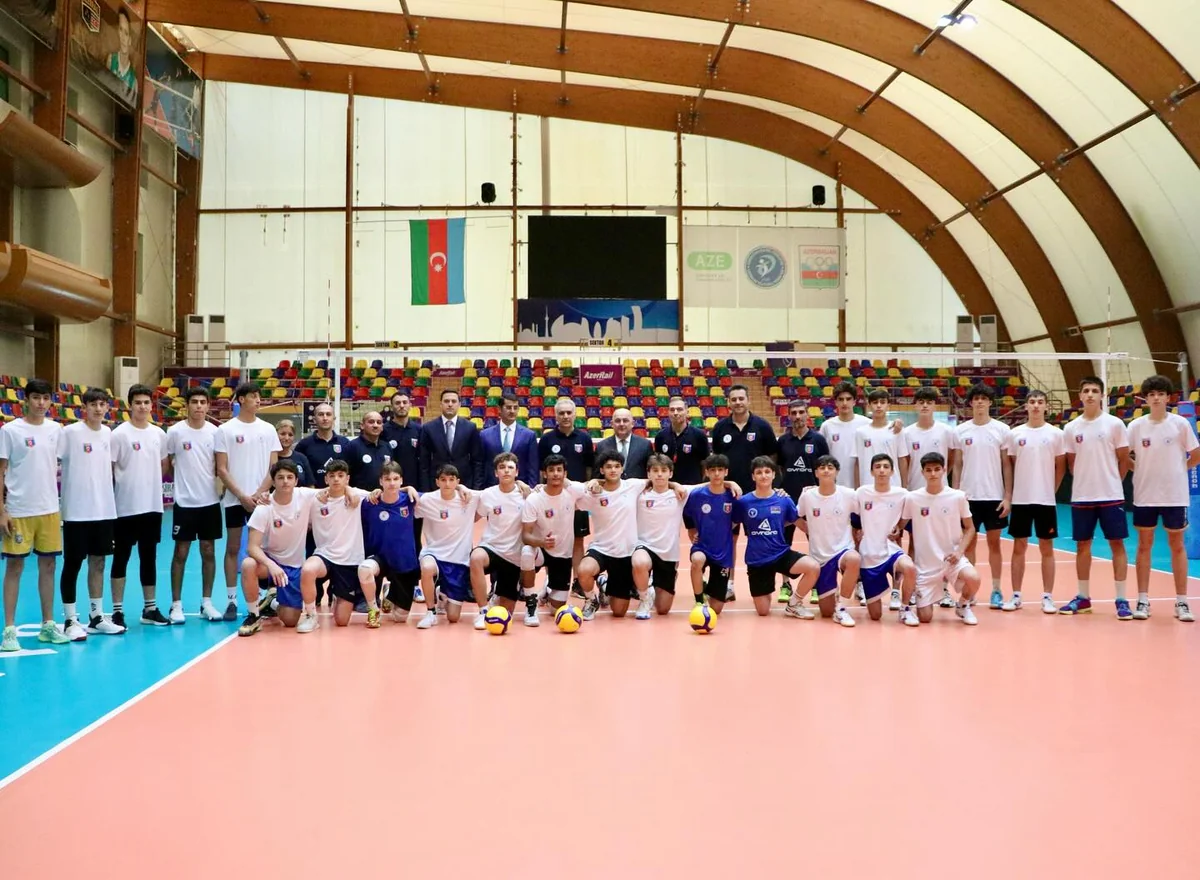 Şahin Bağırov yeniyetmə və gənc voleybolçularla görüşüb
