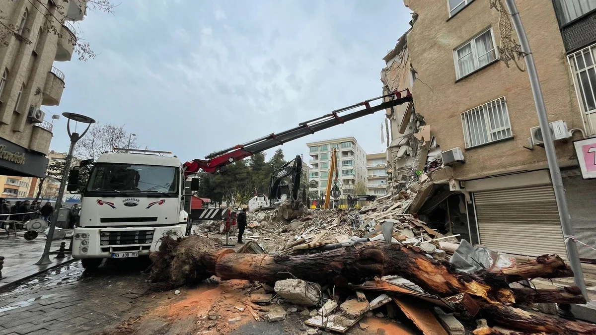 Türkiyədə zəlzələdə ölənlərin sayı 5 434-ə çatıb, 31 777 nəfər yaralanıb - YENİLƏNİB-6