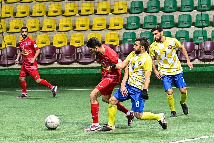 Minifutbol çempionatı: favoritlər növbəti qələbələrini qazanıblar