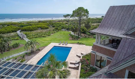 Biden spends his vacation in $ 20M mansion