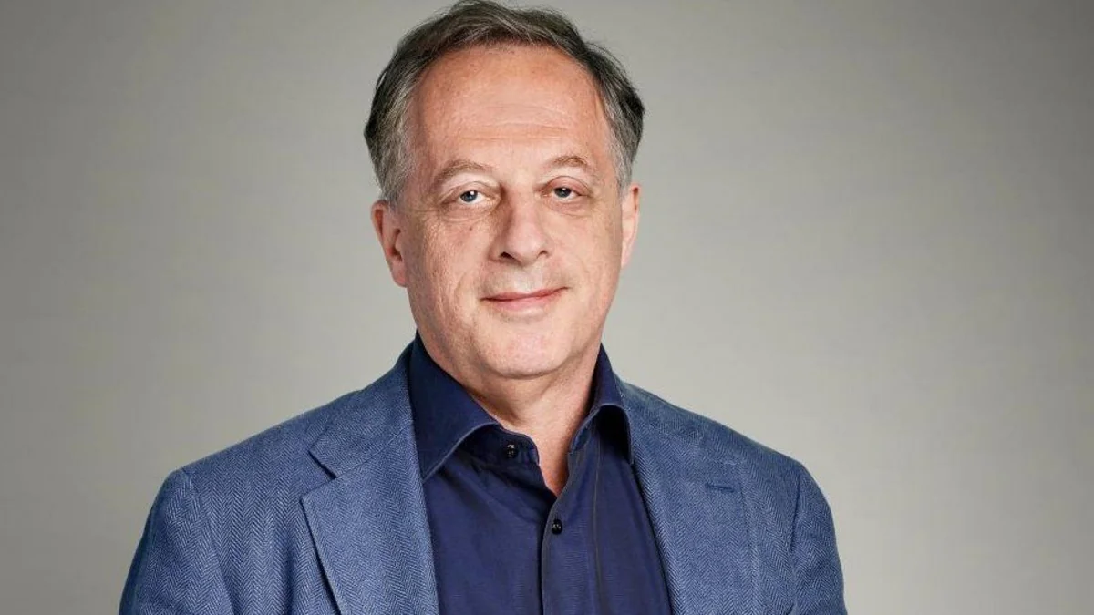 BBC chairman resigns amid corruption scandal