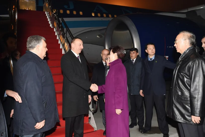 Президент Азербайджана находится с государственным визитом в Китае - ФОТО