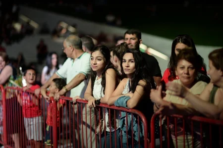 Heydər Əliyev Mərkəzinin parkında muğam-caz konserti olub