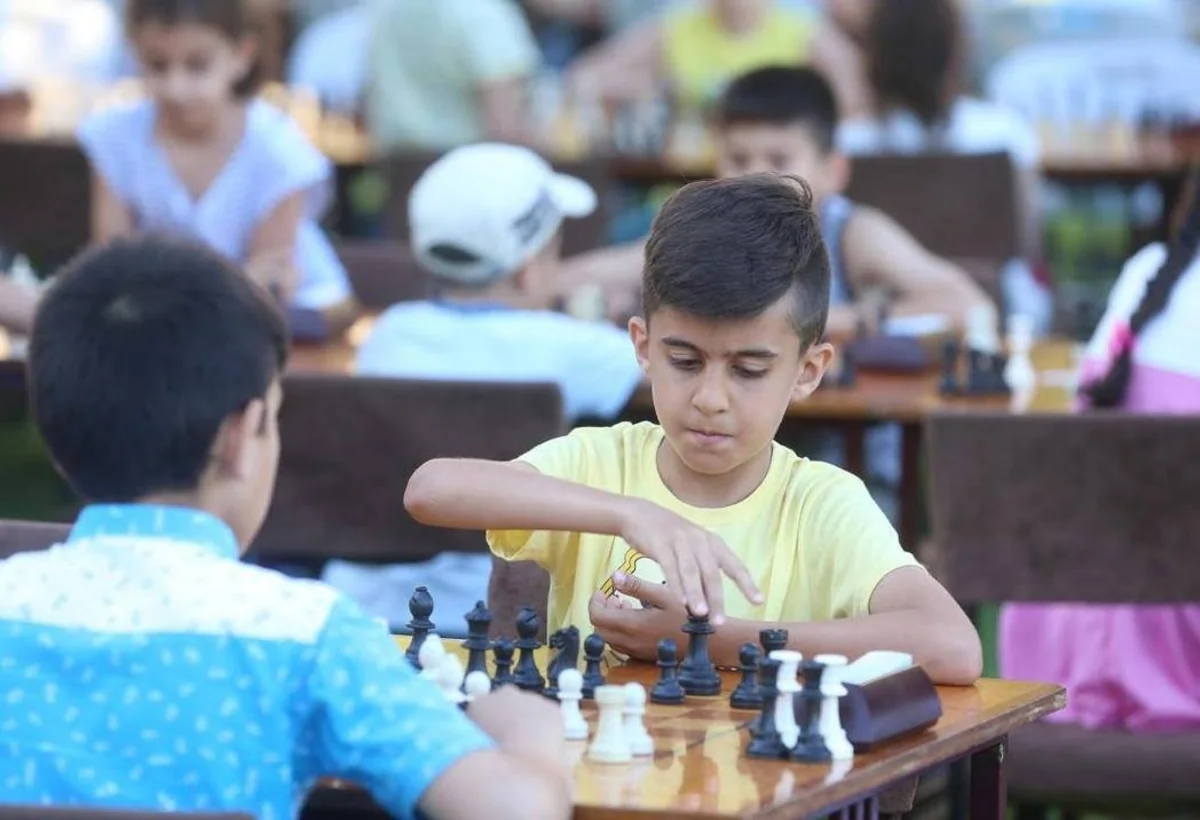 Azərbaycanda şahmat məcburi fənn kimi tədris oluna bilərmi?