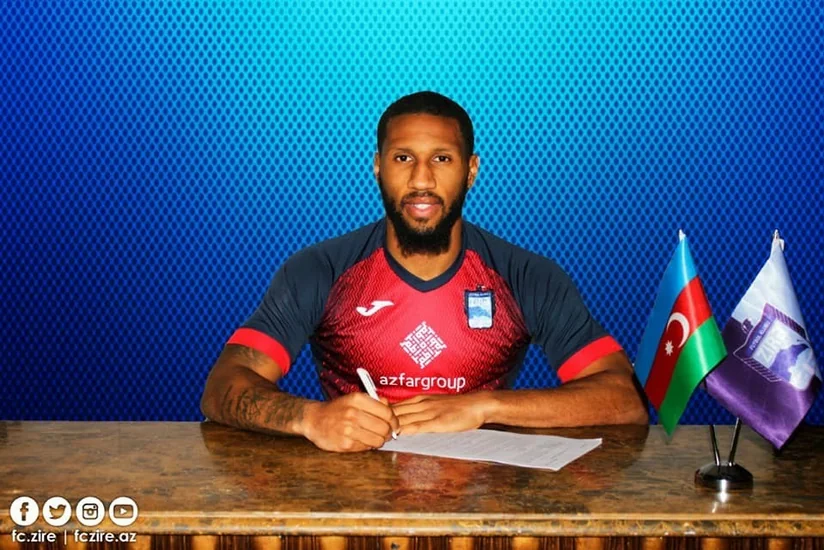 Zirə Arsenal klubunun yetirməsi ilə müqavilə imzalayıb