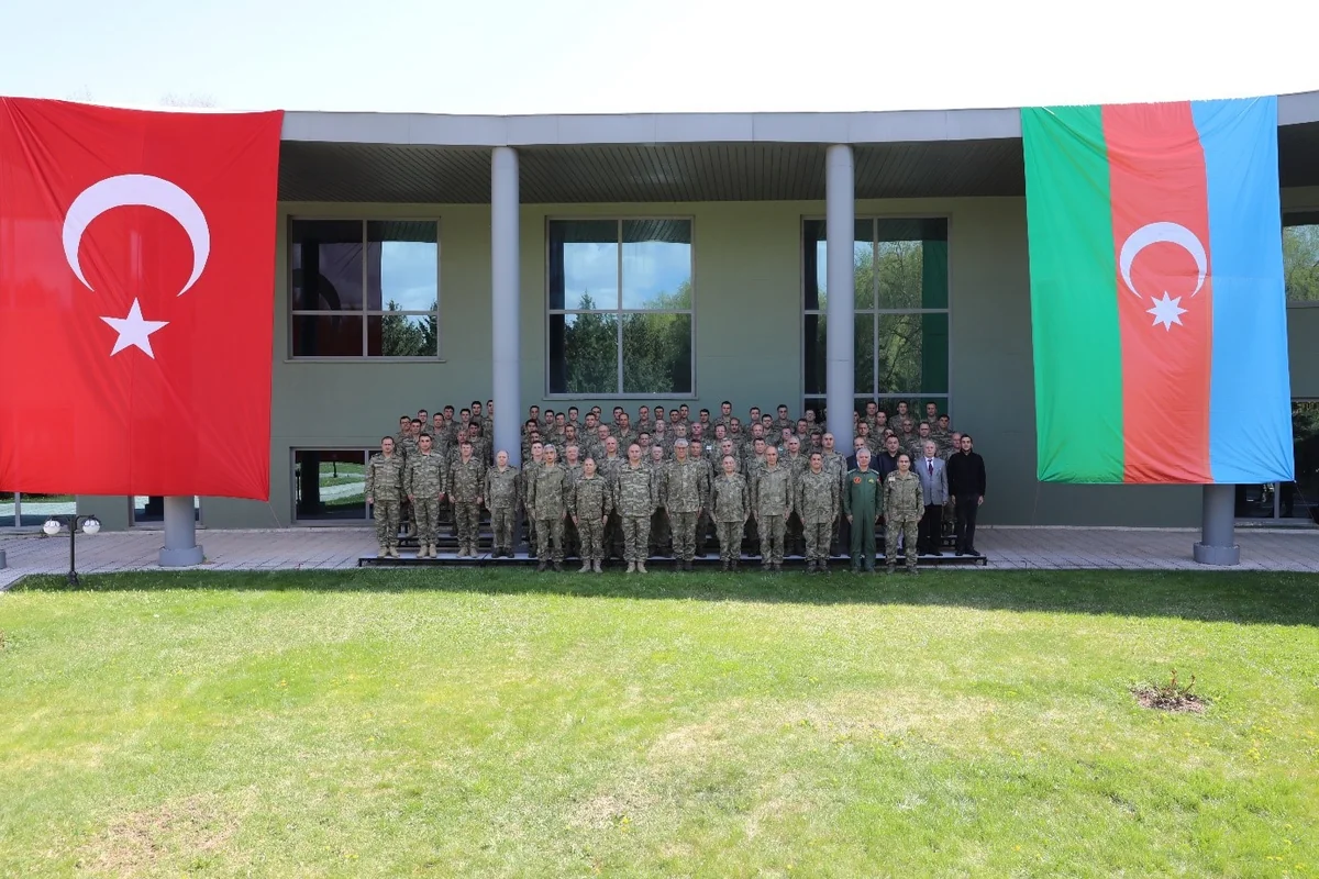 Azerbaijani servicemen complete another training course in Turkey