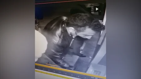 Təqaüdçülərə kömək etmək adı ilə pulunu çıxarıb oğurlayan şəxslər saxlanılıb