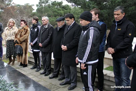 ​Neftçi klubu Anatoli Bonişevskinin məzarını ziyarət edib