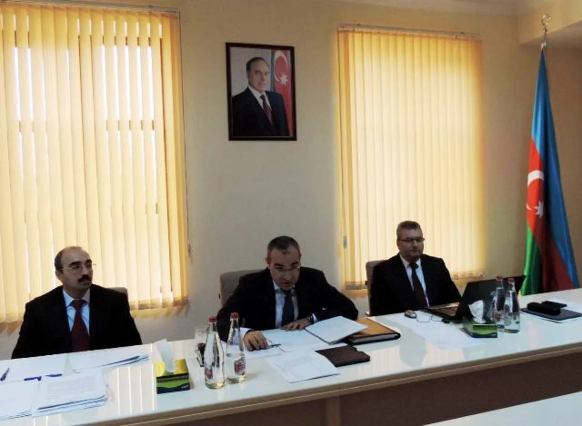 Təhsil naziri Kürdəmirdə vətəndaşları qəbul edib