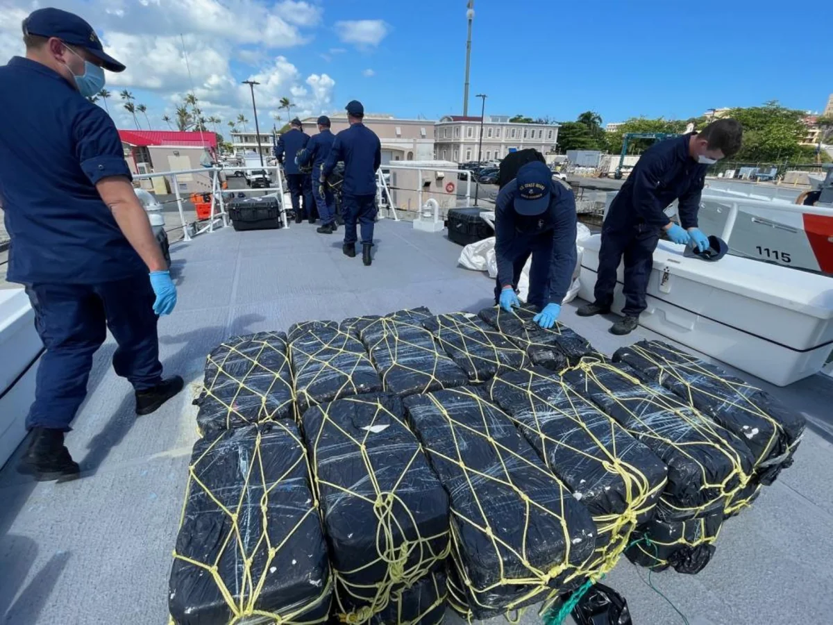 ВМС Сальвадора пресекли контрабанду кокаина на $50 млн