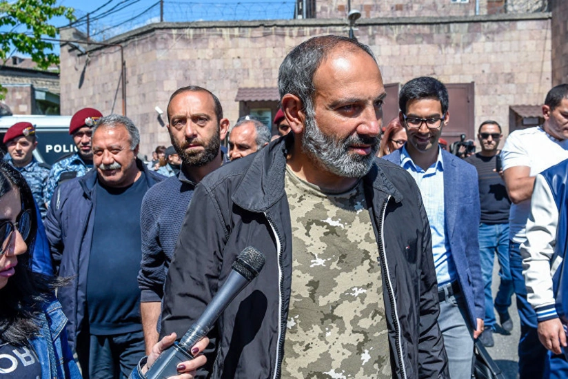 Paşinyana ölən əsgərin məzarı önünə gül qoymağa imkan verilmədi