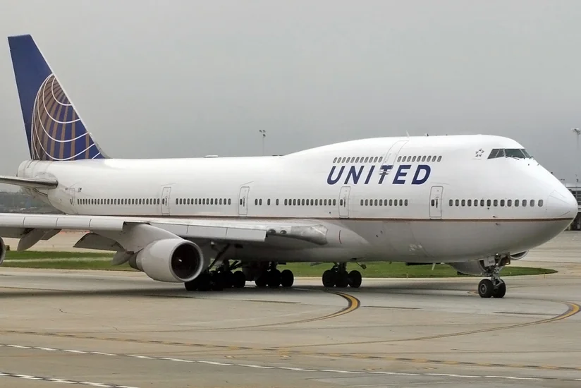 Boeing компании United Airlines совершил вынужденную посадку в Лондоне
