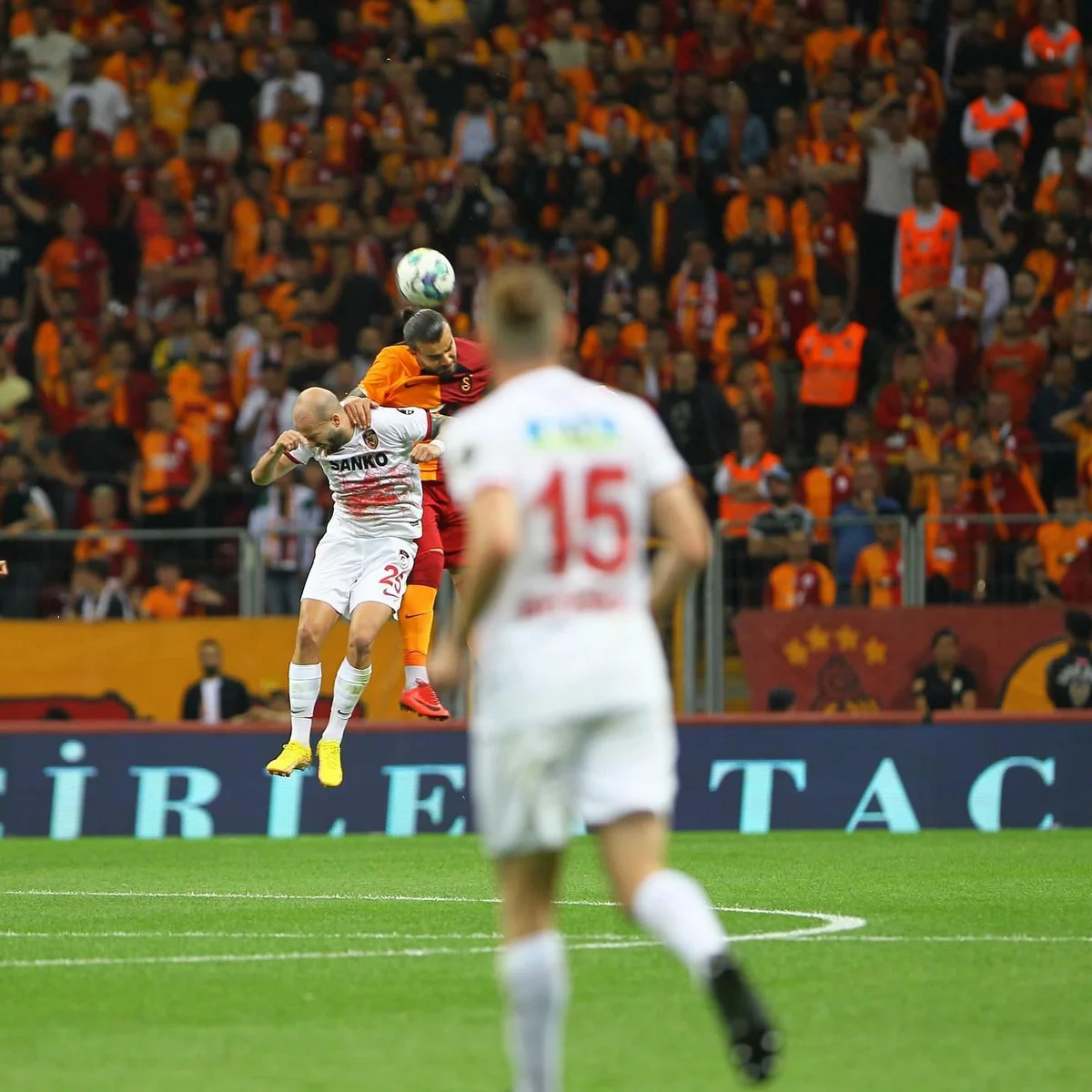 Qalatasaray azlıqda əzmkar qələbə qazanıb