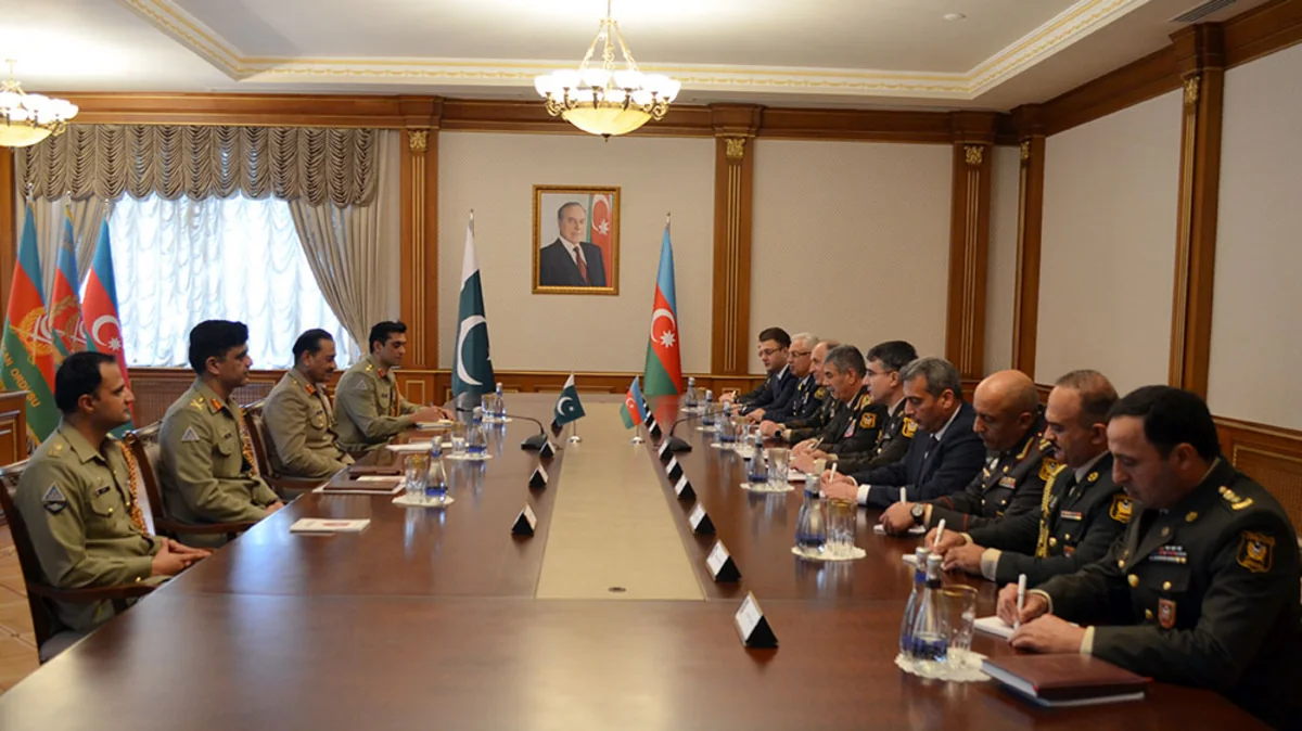 Azerbaijan and Pakistan discuss issues of military co-op