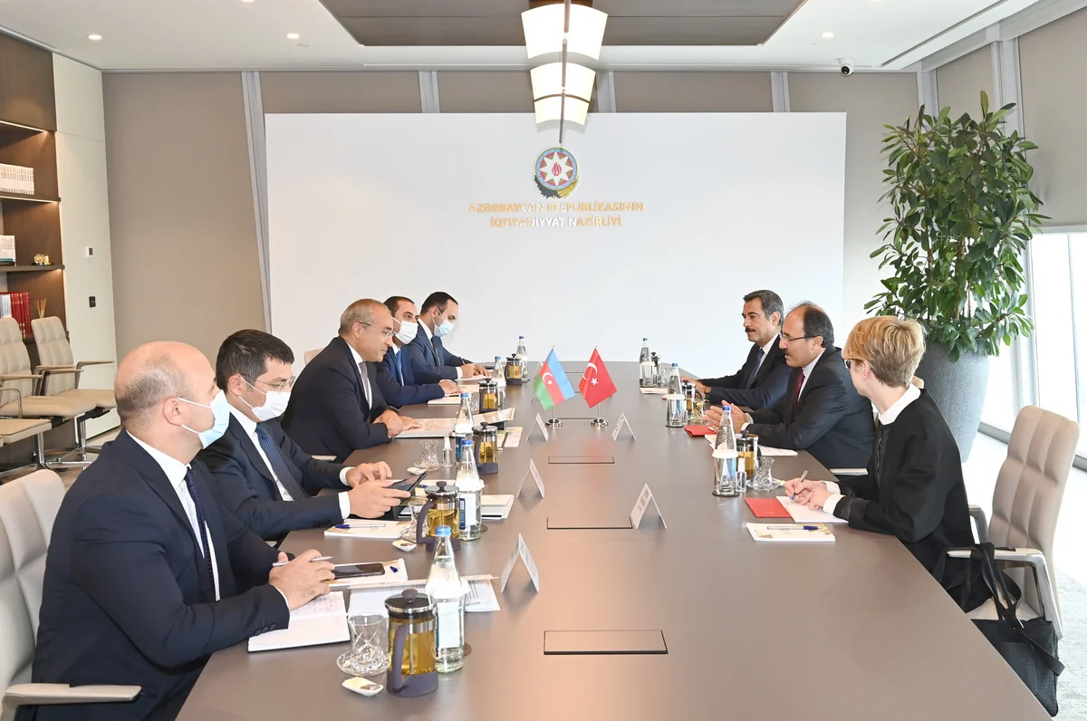 Azerbaijan, Turkiye discuss expanding investment cooperation
