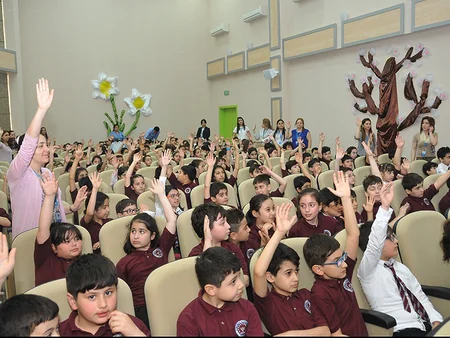 ​Toni Adams Avropa Azərbaycan Məktəbinin qonağı olub