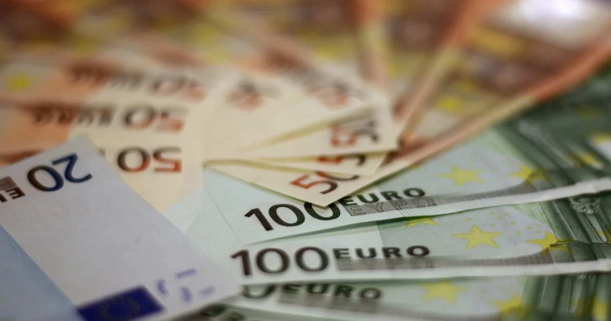 Niderland Rusiyanın 632 milyon avro dəyərində aktivlərini dondurub