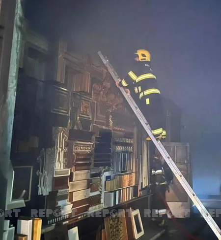 FHN: Bakıda mebel sexindəki yanğın söndürülüb