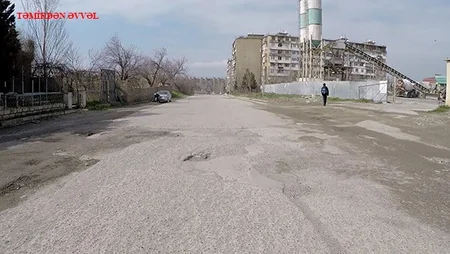 Xətai rayonunda yararsız vəziyyətdə olan küçə təmir edilib