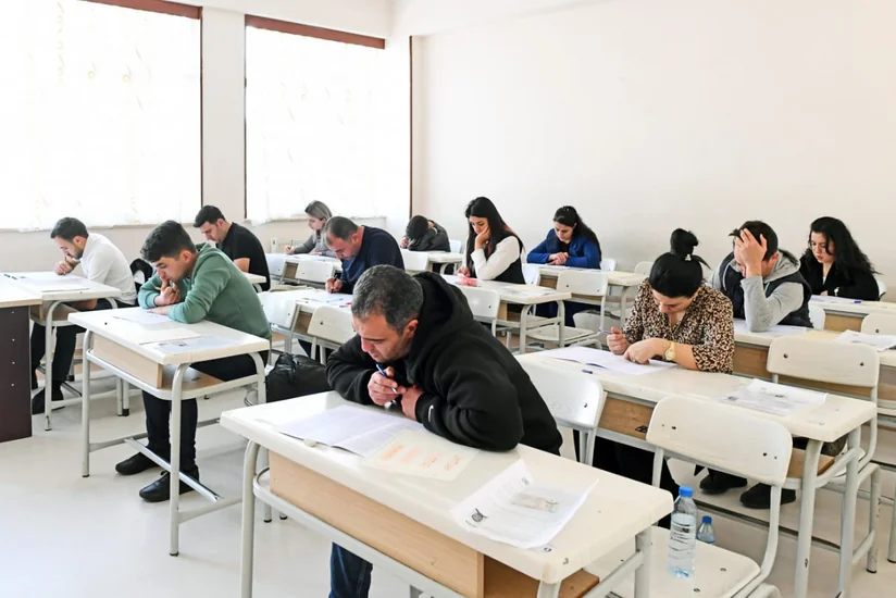 DİM 2 800-dək namizəd üçün dövlət qulluğu vəzifələri üzrə imtahan keçirib