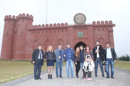 ​KİV nümayəndələri Gəncədə tarixi abidələri ziyarət ediblər