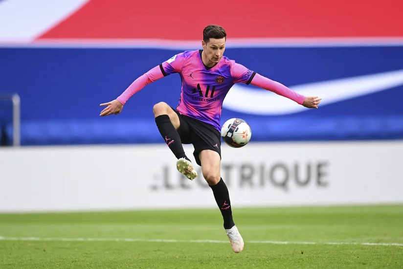 PSJ daha bir futbolçusu ilə yeni müqavilə imzalayır