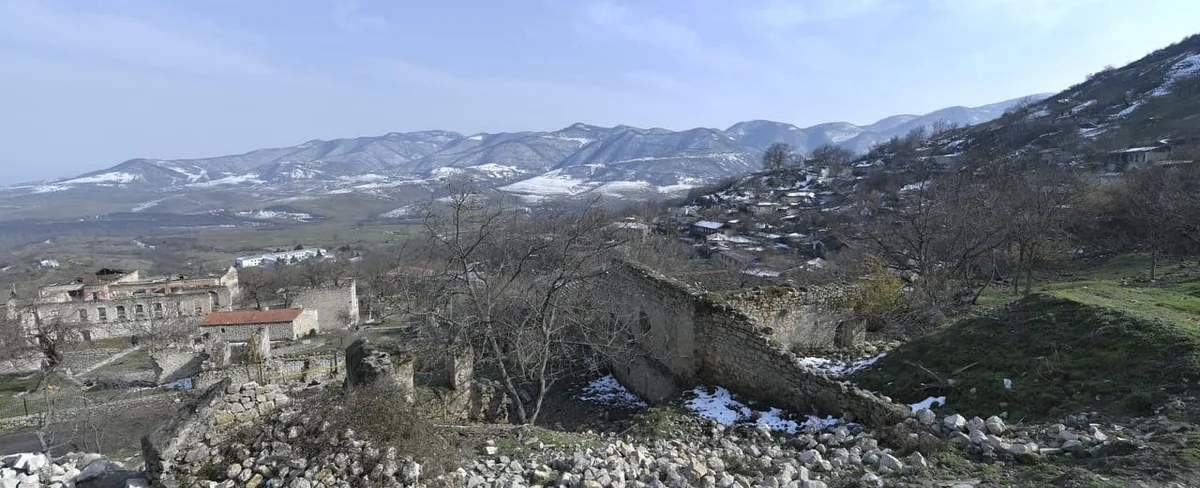 Tuğ kəndinin bərpasına başlanılır