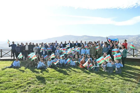 Elm və Təhsil, Müdafiə nazirlikləri birgə Laçında “Bayraq yürüşü” keçirib