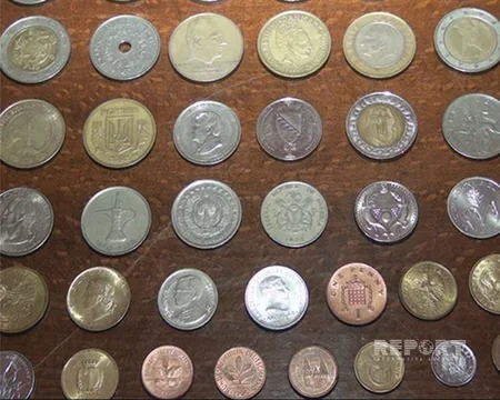 Azərbaycanda yeniyetmə 70-dən çox ölkənin pullarından ibarət kolleksiya yığıb - FOTO
