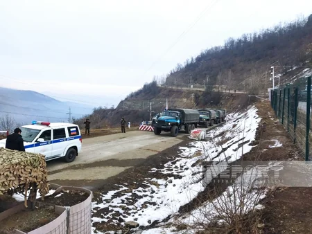 По дороге Ханкенди-Лачын беспрепятственно проехали 78 автомобиля российских миротворцев