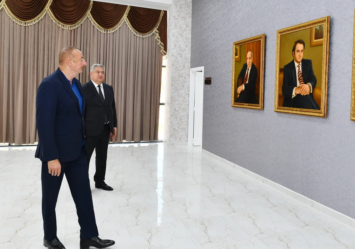 İlham Əliyev Ağsuda Gənc Sənətkarlar Mərkəzinin və Dövlət Rəmzləri Muzeyinin açılışında iştirak edib - YENİLƏNİB