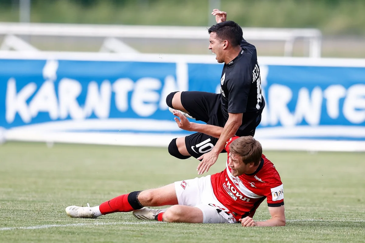 «Нефтчи» победил московский «Спартак»