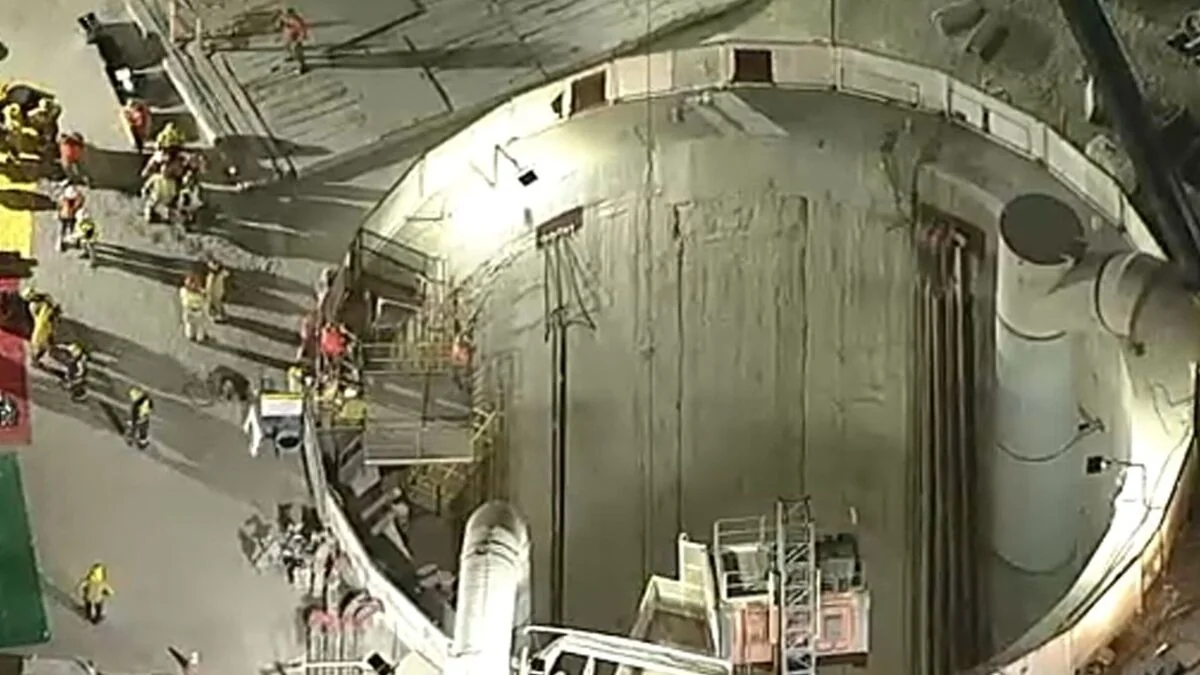 Firefighters rescue 31 workers after tunnel collapses in Los Angeles ...