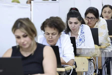 Xarici dil müəllimləri üçün sertifikasiya imtahanı başlayıb - YENİLƏNİB