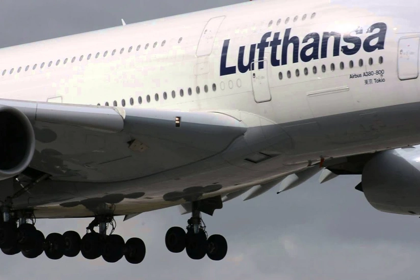 Lufthansa to cut 33,000 flights due to Omicron